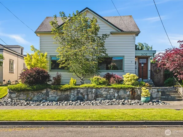 1605 9th Street, Anacortes, WA 98221