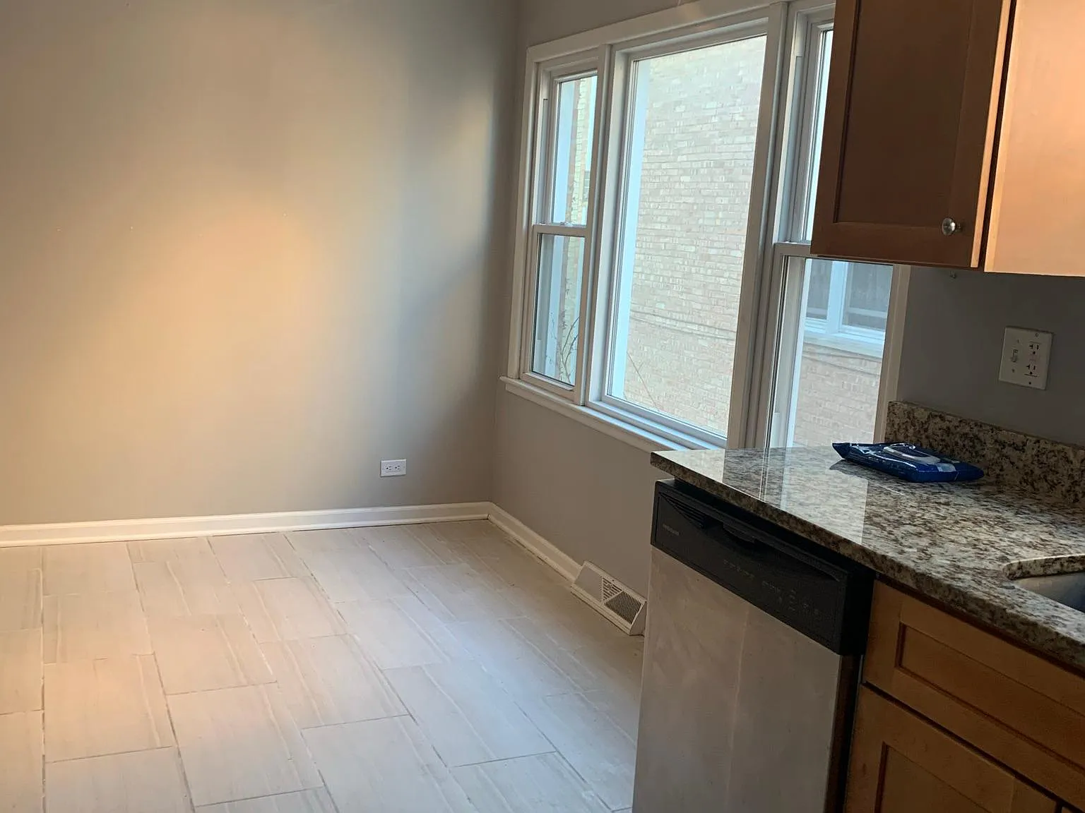 3 bed, 1400 sqft, $2,100 — Photo 4