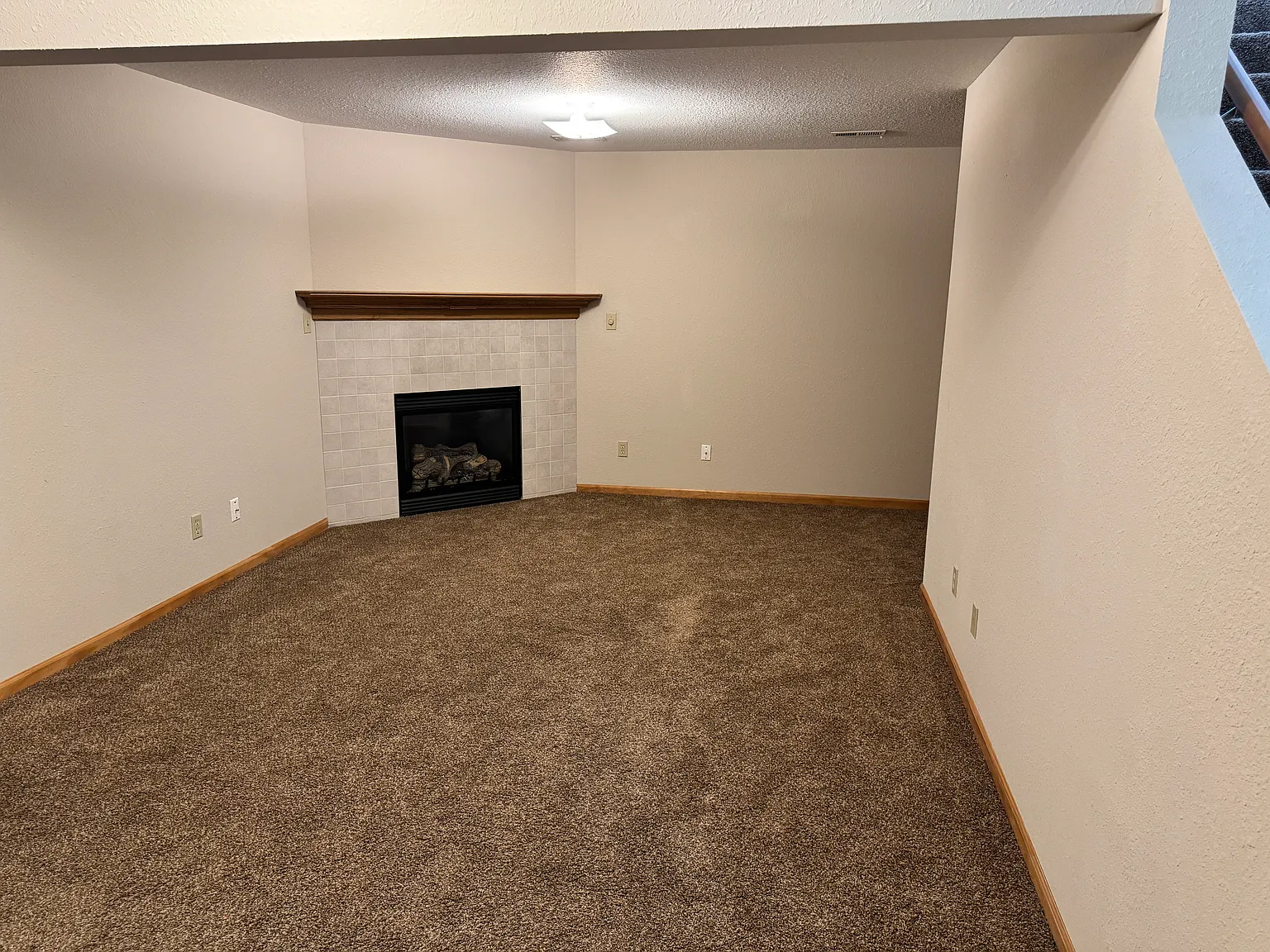 7304 SW 23rd Ct — Photo 3