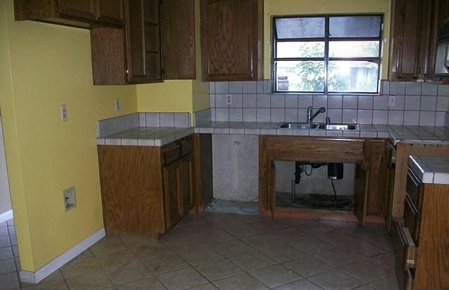 2nd image of 1722 Napa Ct