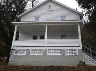 227 E 4th St, Lewistown, PA 17044