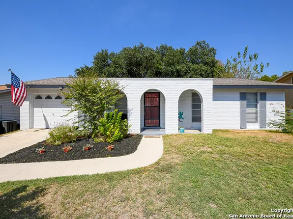 7305 LEADING OAKS ST, Live Oak, TX 78233