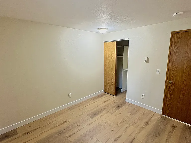 Scholls Crossing Apartments — Photo 6