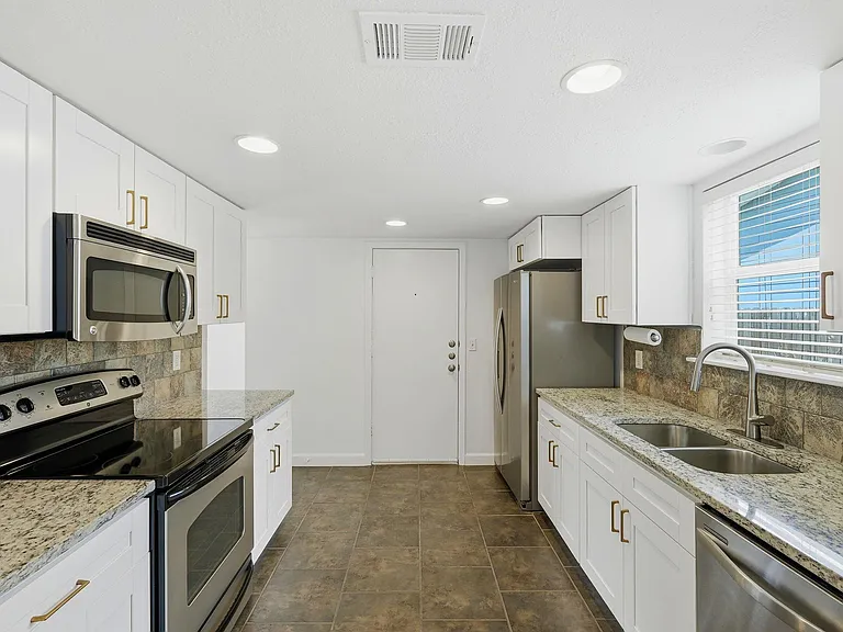 3200 Spaniel Dr — Photo 7