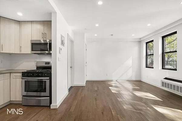 Rented by MNS | media 23