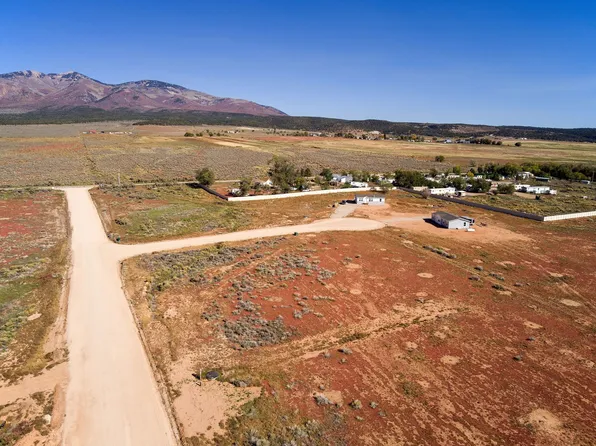 17 Dean Ct, La Sal, UT 84530