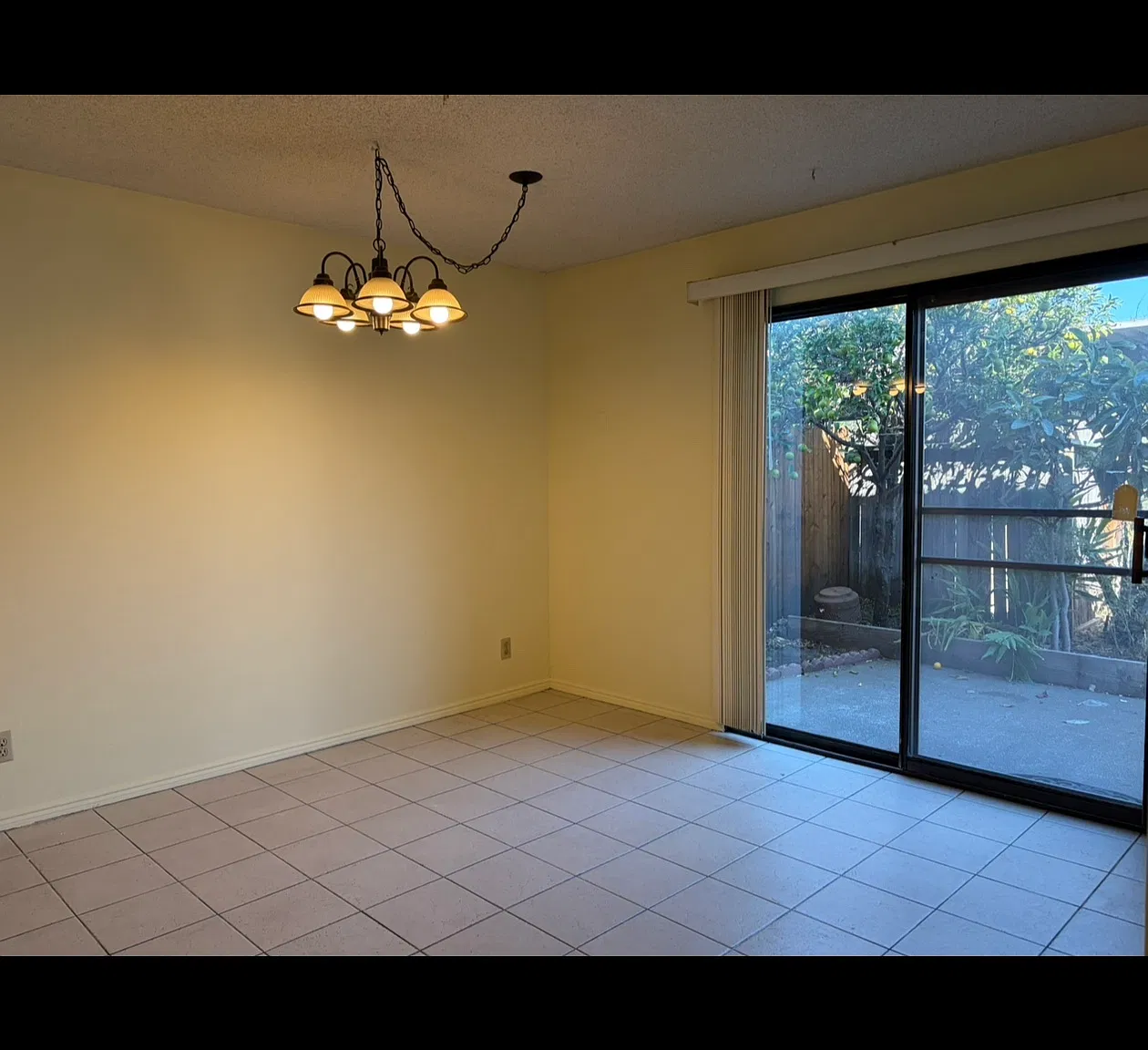 3 bed, 1323 sqft, $4,250 — Photo 2