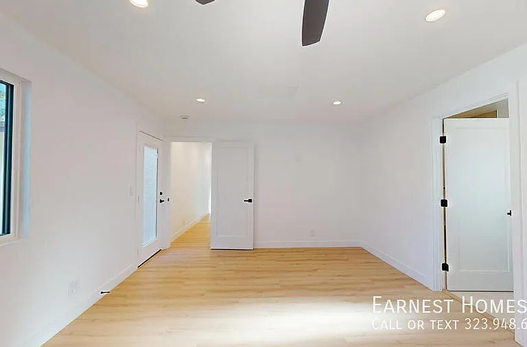 16701 Chatsworth St — Photo 18