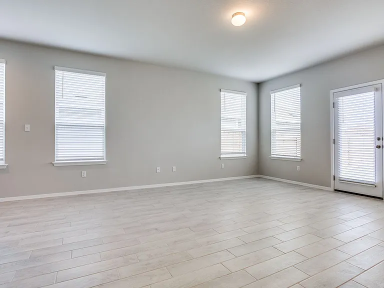 146 White Dunes Dr — Photo 8