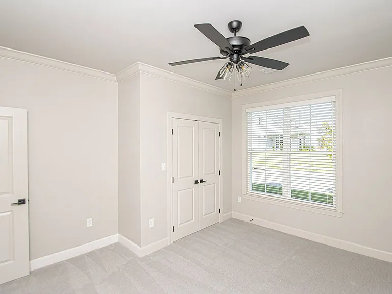 404 Gardens Ln — Photo 8