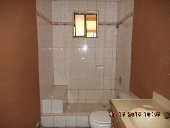 5th image of 2873 Alameda Dr