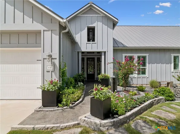137 Sowing Oak Dr, San Marcos, TX 78666