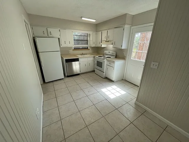 803 Meadowbrook Dr #C — Photo 7