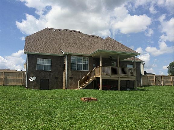 4th image of 744 Valencia Dr