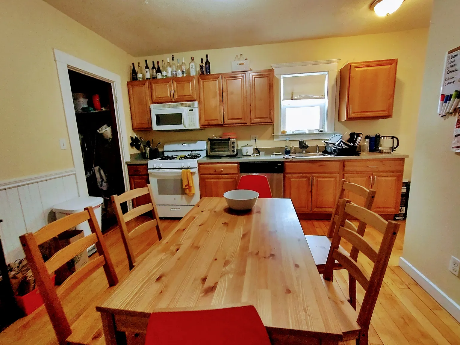 6 bed, $7,800 — Photo 2