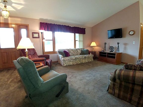 4th image of 1305 Lincoln Lake Ave NE