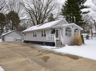 328 30th St N, Springfield, MI 49037