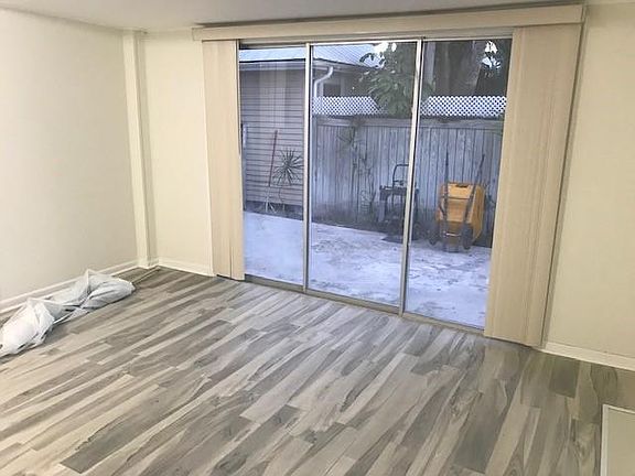 3rd image of 901 Truman Ave #5