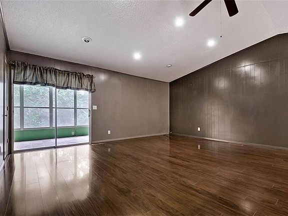 4th image of 16 Donington Ln