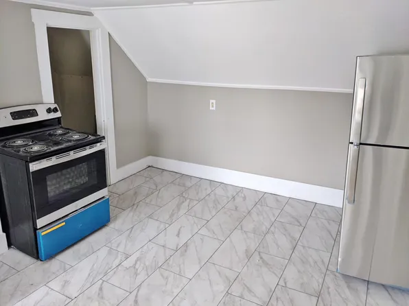 76 Beal St, Norway, ME