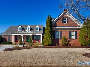 6 Winged Ct SW, Huntsville, AL 35824