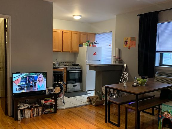 4th image of 2115 N Sedgwick St #0B-1Ba-450Sqft