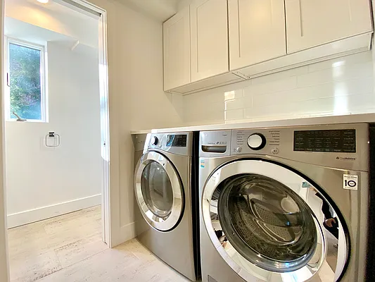 Rented by Compass | media 40