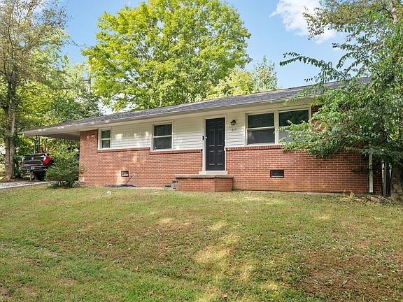 4th image of 805 Dumas Dr