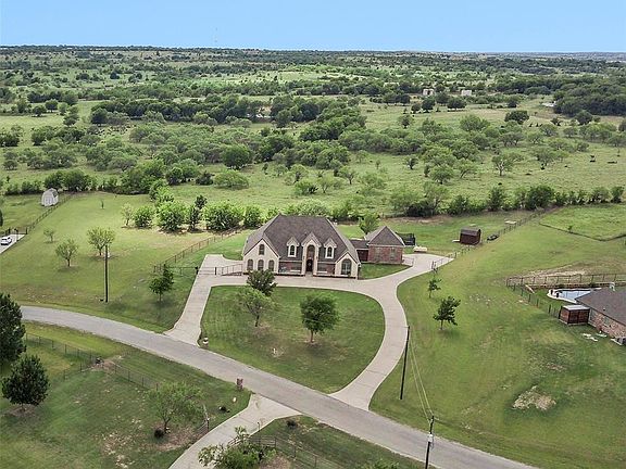 2nd image of 134 Scenic View Dr