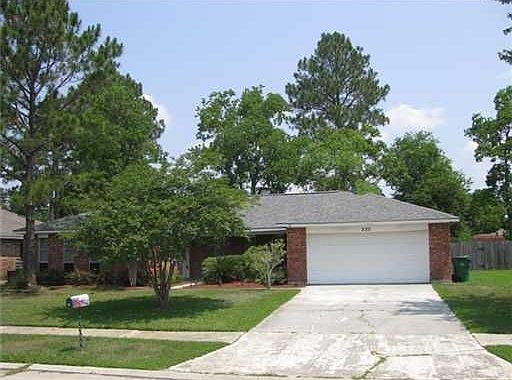 2nd image of 220 Driftwood Cir