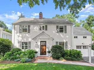 12 Manor Rd, Old Greenwich, CT 06870