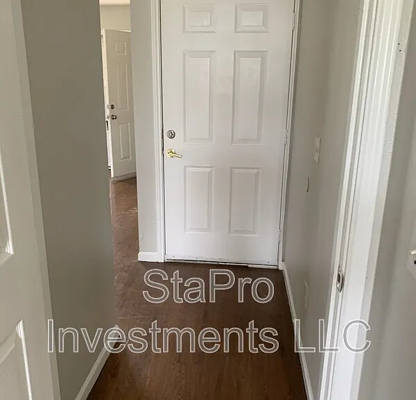 110 Village Pl — Photo 6