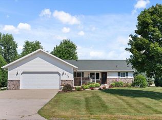 217 Mulberry Dr, Waldo, WI 53093