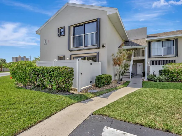 3209 S Lakeview Circle #8-101, Hutchinson Island, FL 34949