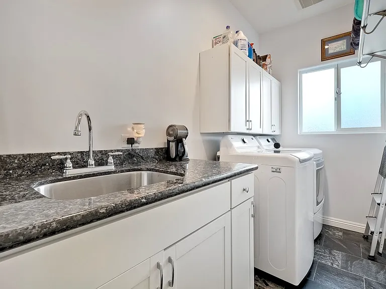 4430 Cape May Ave — Photo 17