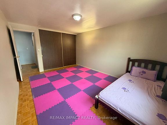 5th image of 33 Taunton Rd W #28