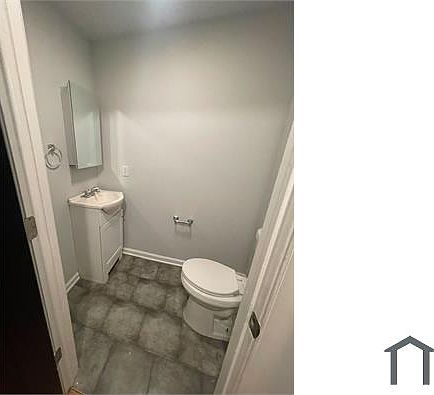4th image of 6147 N Beechwood St