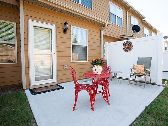 2nd image of 3191 Garden Glade Ln