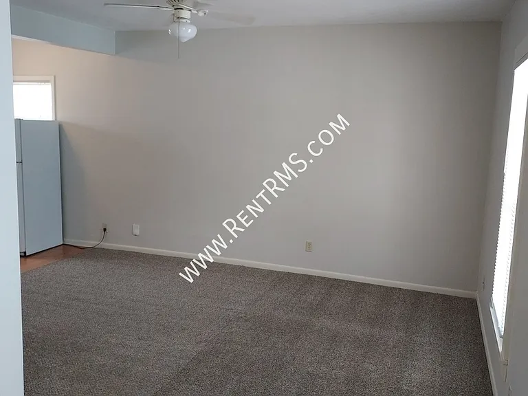 1614 SW College Ave #C — Photo 2