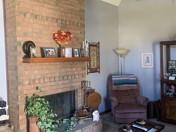 2nd image of 4239 Cedartree Dr
