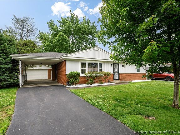 3rd image of 116 E Maplewood Drive