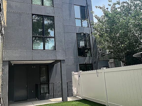 3rd image of 1419 Herkimer St #3
