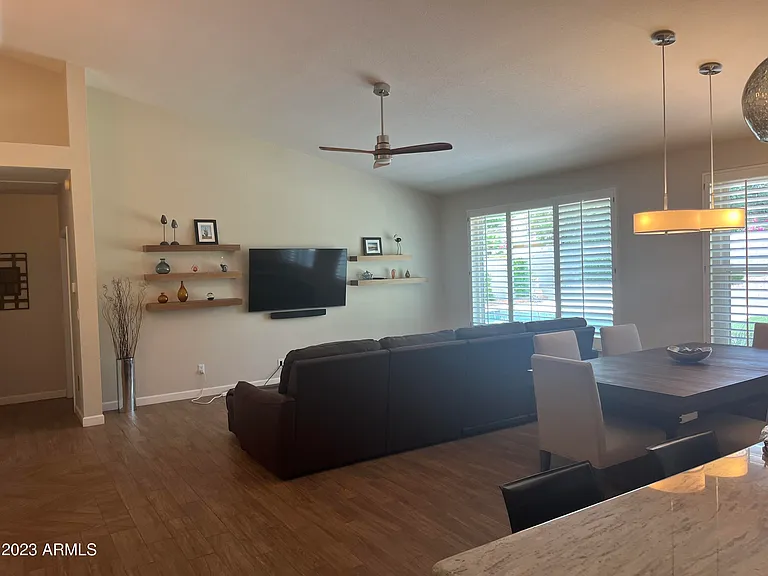 5508 E Kelton Ln — Photo 5
