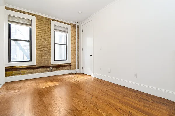 Rented by Emerson Realty NY LLC | media 2