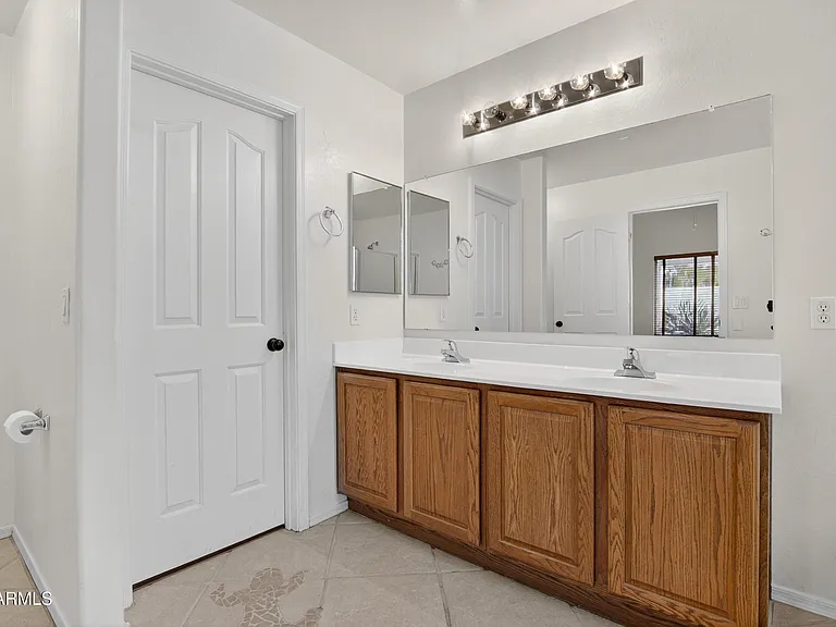 15481 W Mauna Loa Ln — Photo 26