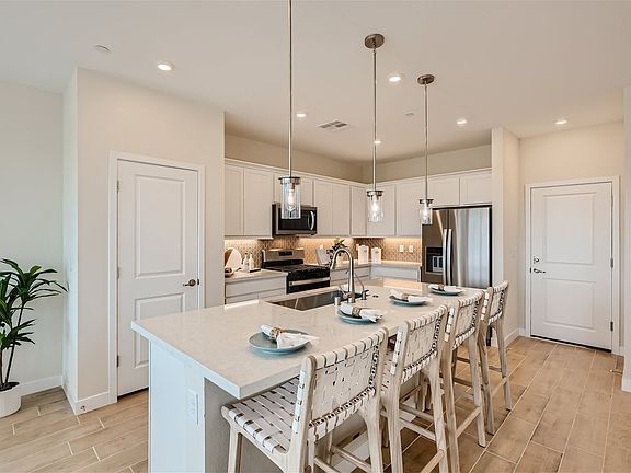 5th image of 225 Jaldena Ln