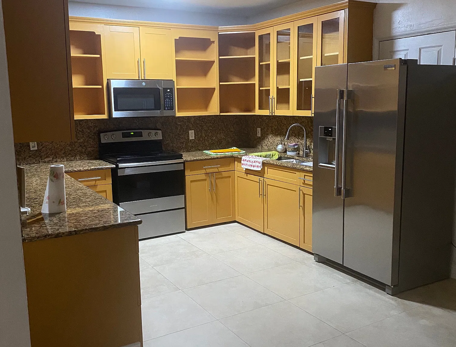 2 bed, 1100 sqft, $2,700 — Photo 2