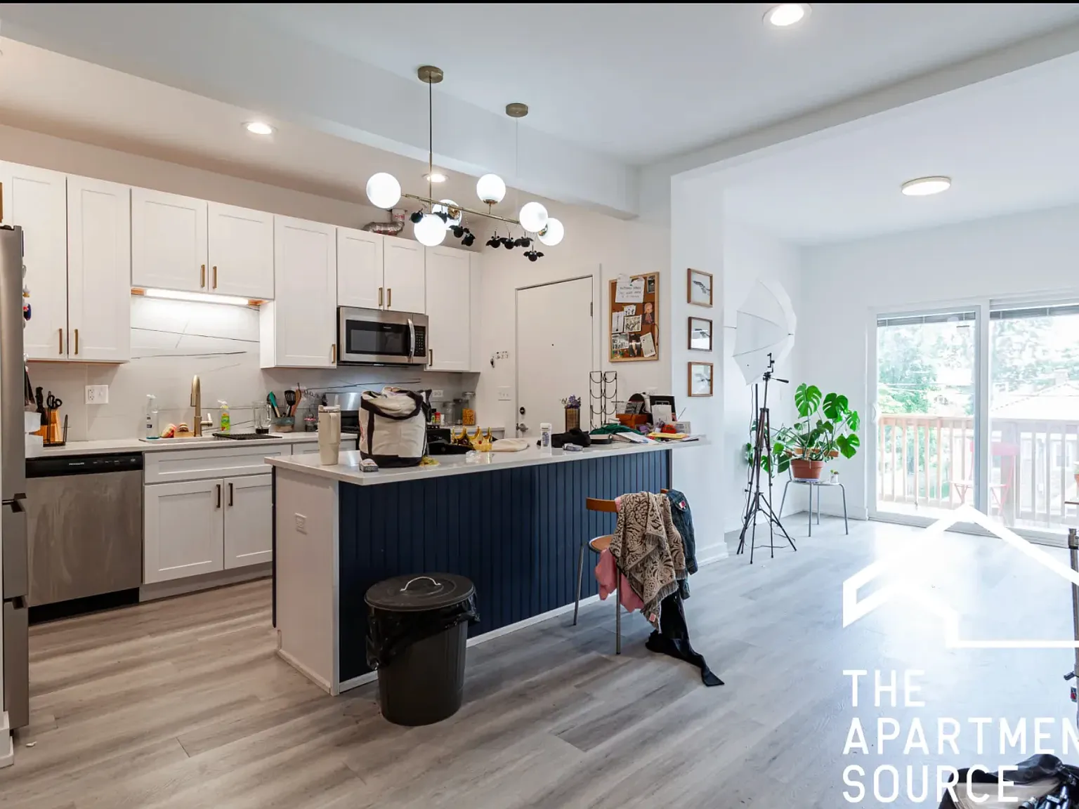 3 bed, 1100 sqft, $2,844 — Photo 3