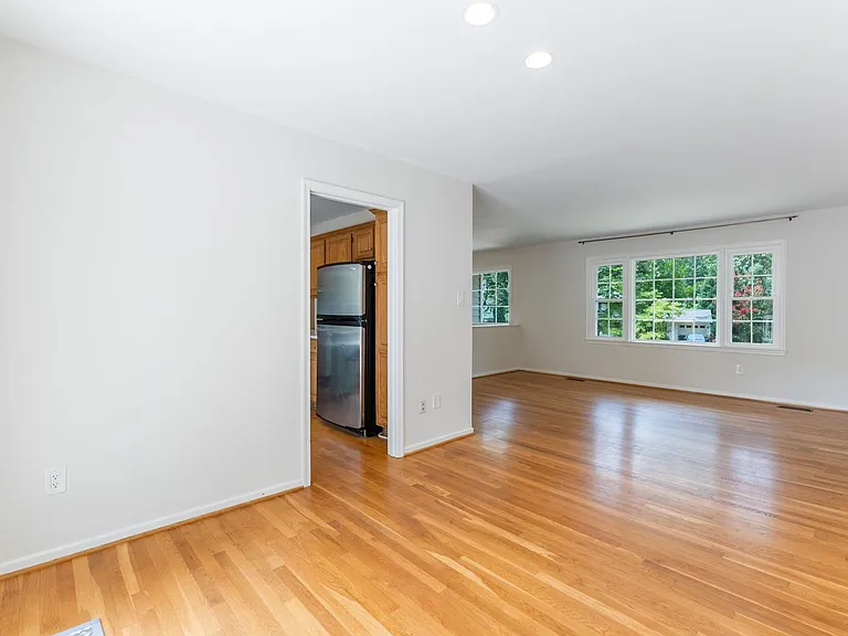 1731 Tamerisk Ct — Photo 4