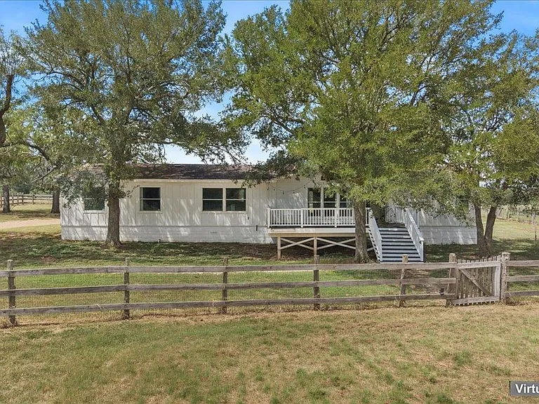 1029 Lower Red Rock Rd — Photo 2